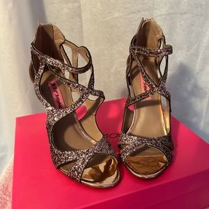 Pink Betsy Johnson Heels /Zipper Back Size 6 1/2